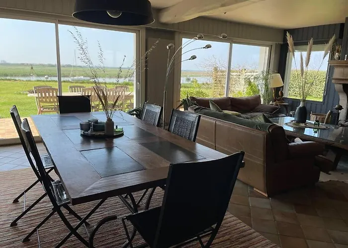 Maison Avec Piscine Au Milieu De La Baie D'authie Holiday home *